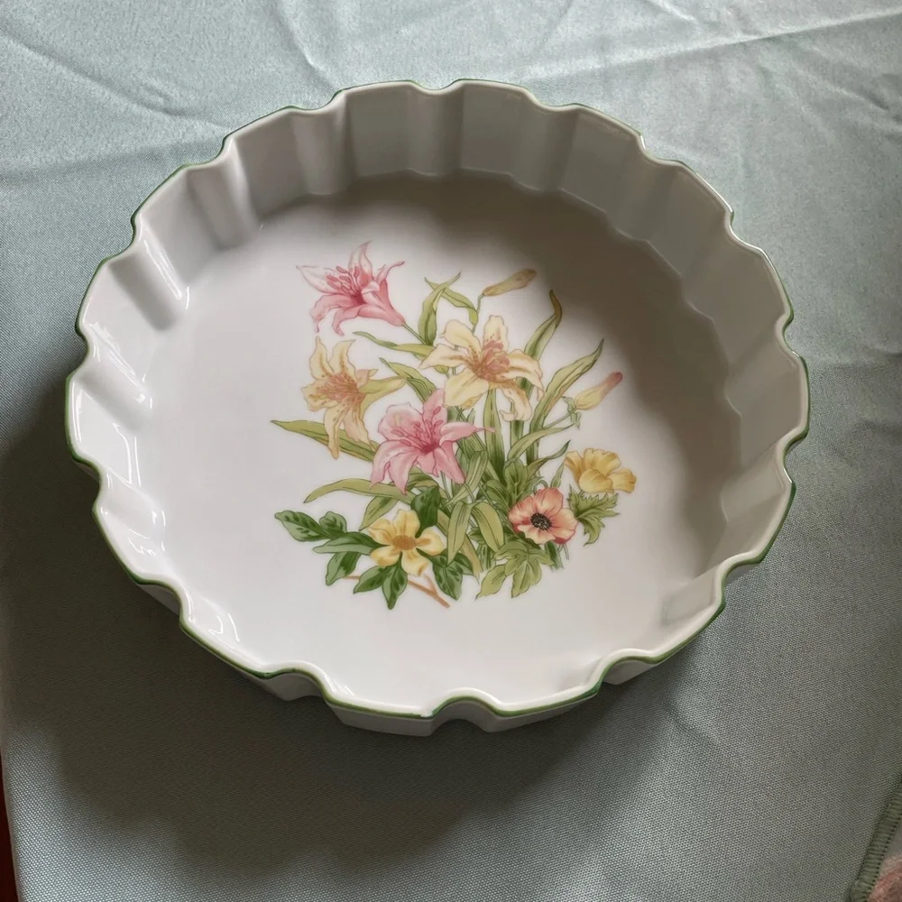 Shafford Jade Lily vintage quiche dish